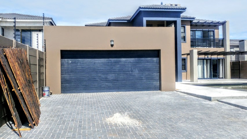 To Let 4 Bedroom Property for Rent in Parklands North Western Cape